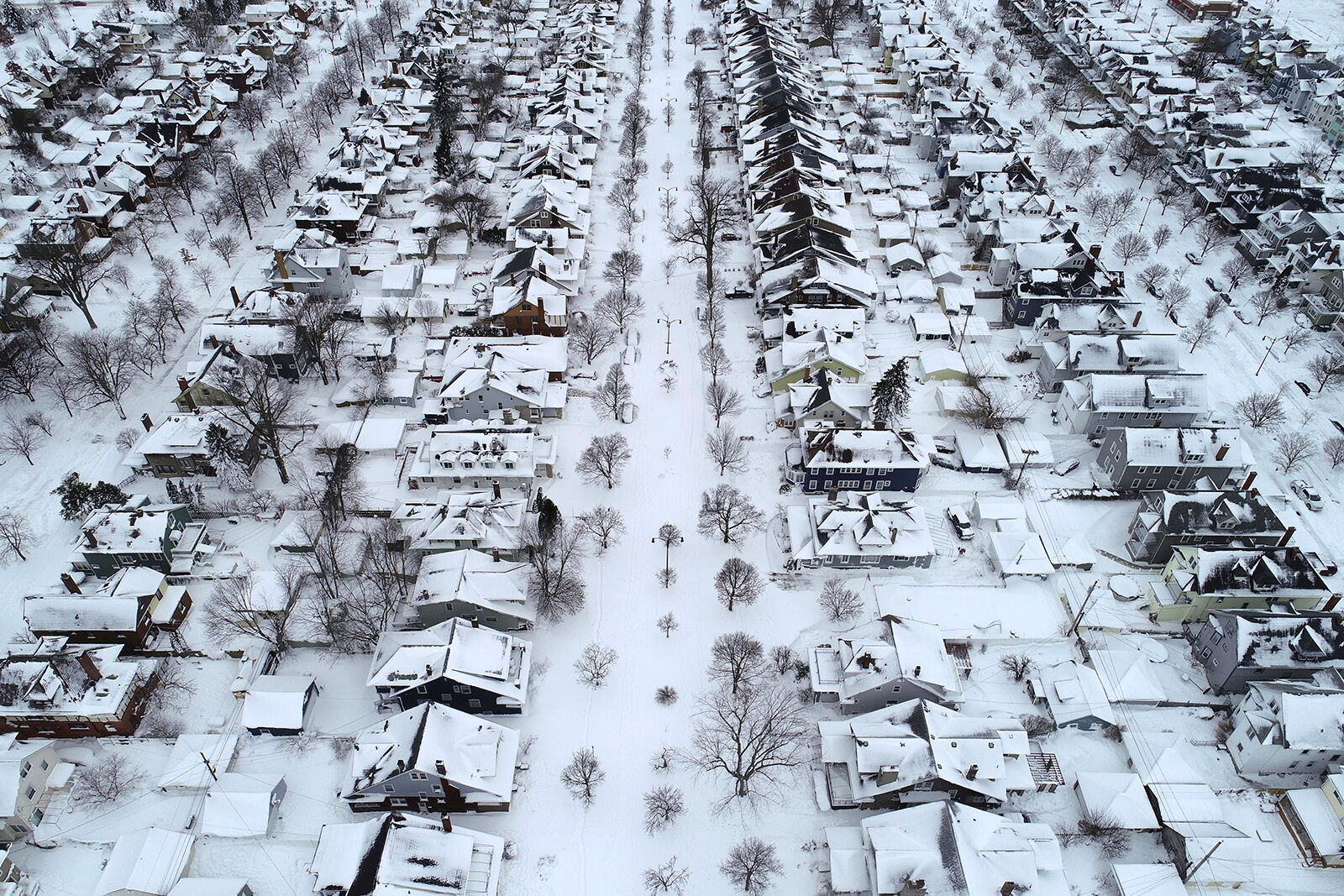 Winter weather claims dozens of lives across the US, including one in Tennessee